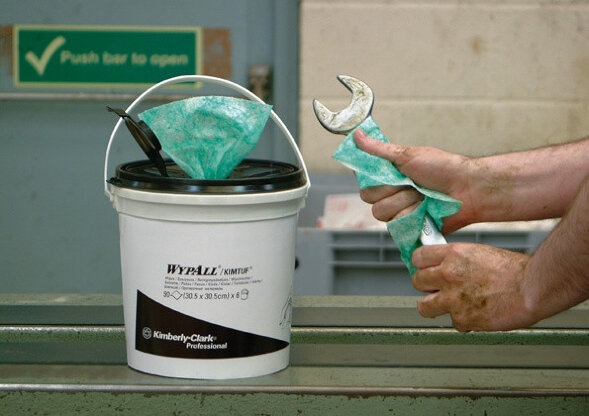 7775 Чистящие салфетки WypAll Cleaning Wipes в большой тубе (6 туб по 90 листов)
